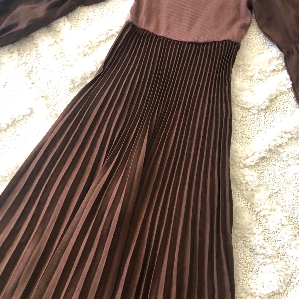 Dress - Picture 3 of 5